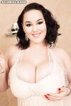 Thick solo girl Lila Payne unleashes her giant tits in the bathroom