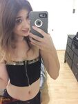 Amateur model Ariel Mc Gwire takes totally naked selfies in the mirror