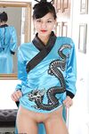 Amateur Asian babe in kimono spreading her freshly shaved pussy
