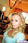 Porn pics give possibility to see spectacular Bree Olson behind the scenes