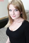 Naughty amateur teen Bree toys her asshole while masturbating in nylons
