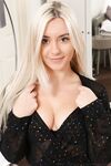 Blonde cutie Elle M strips her sexy leggings and shows her big ass in tights