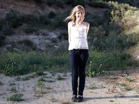 Young blonde Chastity Lynn gives a public blowjob to her man in the car