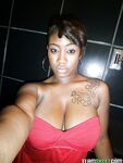 Curvaceous ebony lassie Serenity Red undressing and picturing herself