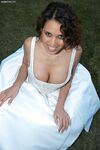 Latina bride Renae Cruz hikes her wedding dress to masturbate on the lawn