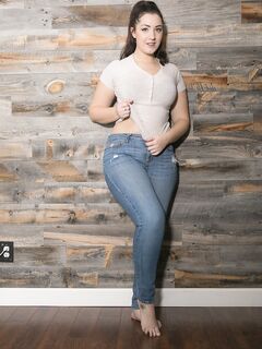 Amateur BBW Lexi Lloyd uncovers big natural tits and fat ass while stripping