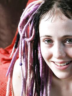 Cute dreadlock attired amateur Jade L posing in bra and underwear