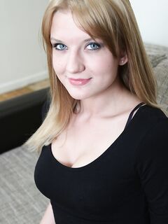 Naughty amateur teen Bree toys her asshole while masturbating in nylons