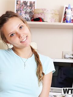 Amateur model Katya shows off her damp pussy during close up action