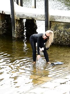 Blonde chick in wetsuit gets picked up at the lake for a quickie