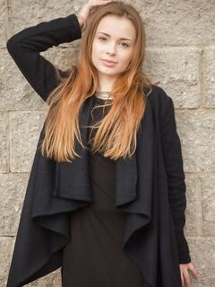 Teenage perfection Winnie displaying her sizzling holes and magical feet